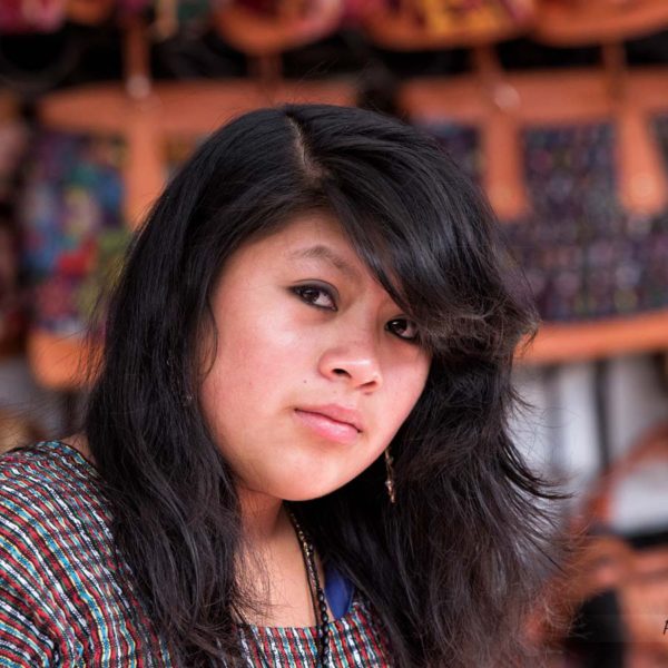 Portrait d'une vendeuse sur le marché de Chichicastenango
