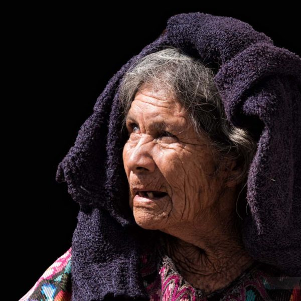 Portrait d'une vendeuse sur le marché de Chichicastenango
