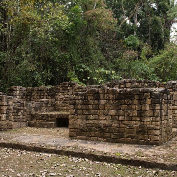 Vestiges de la Casa del Nicho - Site d'Aguateca