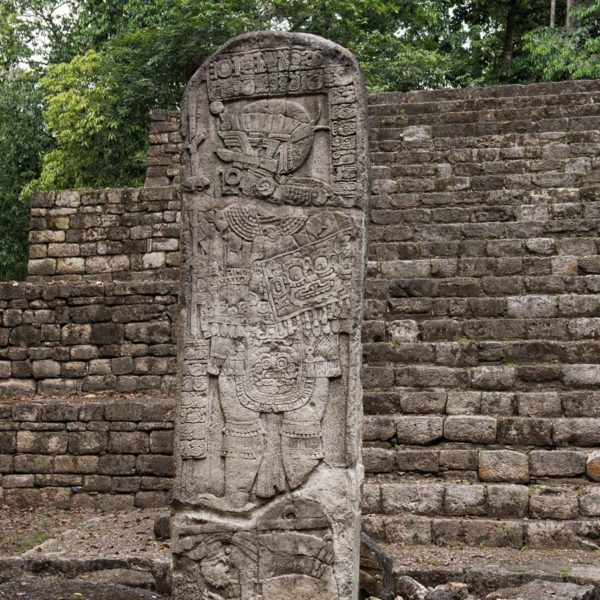 Réplique de la Stèle n°2 - Site d'Aguateca