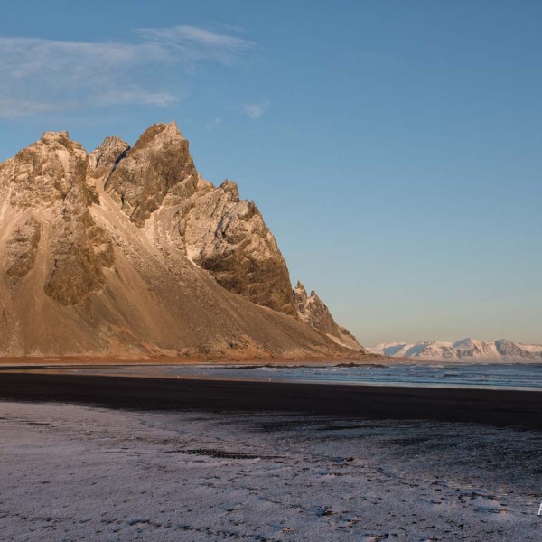 Montagne Vesterhorn vue de la pointe de Stokksnes